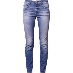 CLOSED BAKER LONG Jeansy Slim Fit washed down blue. Niebieskie rurki damskie CLOSED, bez wzorów, z elastanu. W wyprzedaży za 545,35 zł.
