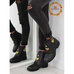 Botki workery z naszywkami czarne H-4 BLACK. Czarne botki damskie z materiału, militarne. Za 57,38 zł.