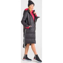 PIKOWANY PŁASZCZ LIU JO. Czarne płaszcze damskie Liu Jo Sport, s, z aplikacjami, z materiału. Za 1359,00 zł.
