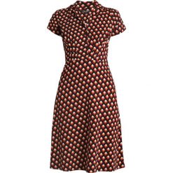 King Louie DINER DRESS ODDITY Sukienka z dżerseju true red. Czerwone sukienki damskie z falbanami marki King Louie, xs, z elastanu. Za 419,00 zł.