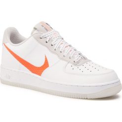 Buty NIKE - Air Force 1'07 Lv8 3 CD0888 100 White/Total Orange. Białe buty sportowe męskie Nike, ze skóry, bez zapięcia, Nike Air Force. Za 469,00 zł.