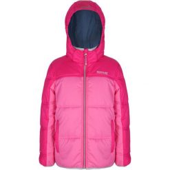 Regatta Kurtka Giant Pretty Pink/Jem 32. Różowe kurtki dziewczęce marki Regatta, na zimę, sportowe. W wyprzedaży za 129,00 zł.