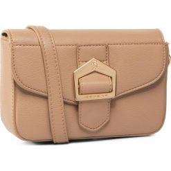 Saszetka nerka SILVIAN HEACH - Fanny Pack Sh Lila RCP20022BO Mellow Buff W3467. Pomarańczowe nerki damskie Silvian Heach, bez wzorów, ze skóry ekologicznej, bez dodatków. W wyprzedaży za 239,00 zł.