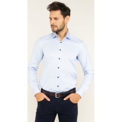 Koszula Emanuel Berg Crown MCR37. Niebieskie koszule męskie Emanuel Berg, m, bez wzorów, z bawełny, casualowe, bez kołnierzyka, bez rękawów. W wyprzedaży za 359,00 zł.