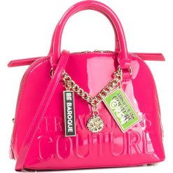 Torebka VERSACE JEANS COUTURE - E1VUBBO4 71279 401. Różowe torebki klasyczne damskie Versace Jeans Couture, bez wzorów, z jeansu, klasyczne, bez dodatków. Za 729,00 zł.