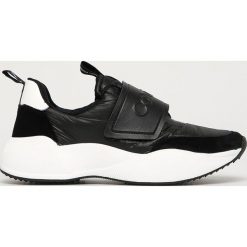 Calvin Klein - Buty. Białe buty sportowe damskie Calvin Klein, bez wzorów, ze skóry, sportowe. Za 599,90 zł.