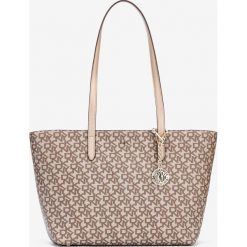 DKNY Bryant Medium Torebka Brązowy Beżowy. Pomarańczowe torebki klasyczne damskie DKNY, bez wzorów, z materiału, bez dodatków. Za 912,95 zł.