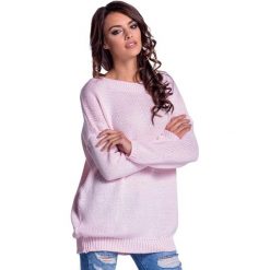 Swetry klasyczne damskie: Sweter w kolorze pudrowym