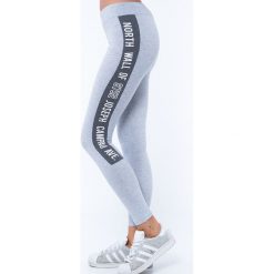 Legginsy z lampasami i nadrukiem jasnoszare 8035. Szare legginsy damskie Fasardi, xl, z nadrukiem. Za 31,20 zł.