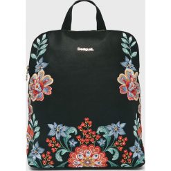 Desigual - Plecak. Czarne plecaki damskie Desigual, z haftami, z poliesteru. W wyprzedaży za 219,90 zł.
