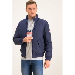 Kurtka puchowa TOMMY HILFIGER MW0MW10528. Czarne kurtki męskie TOMMY HILFIGER, m, bez wzorów, z poliesteru, bez kaptura. W wyprzedaży za 719,00 zł.
