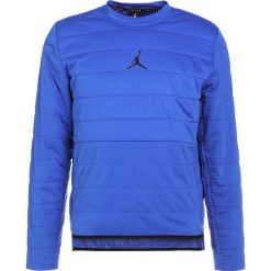 Bluzy męskie: Jordan TECH QUILTED CREW Bluza hyper royal/black