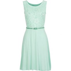 Sukienka z dżerseju z koronką bonprix miętowy. Zielone sukienki damskie bonprix, w paski, z koronki, glamour, bez kołnierzyka, bez rękawów. Za 109,99 zł.