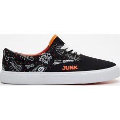 Trampki z nadrukiem - Czarny. Czarne trampki męskie Cropp, z nadrukiem, bez zapięcia. Za 89,99 zł.