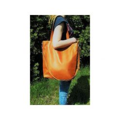 Torba skórzana duża Hobo camel z pasem. Pomarańczowe torebki klasyczne damskie Pracownia6-9, bez wzorów, duże, bez dodatków. Za 300,00 zł.