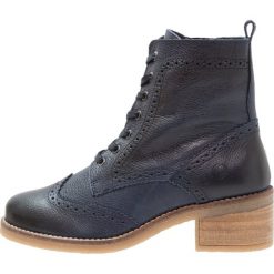 Botki damskie: Be Natural WIDE FIT Botki sznurowane navy
