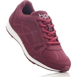 Sneakersy bonprix czerwono-brązowy. Czerwone sneakersy damskie bonprix, bez wzorów, klasyczne. Za 49,99 zł.