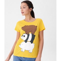 Koszulka z nadrukiem We Bare Bears - Żółty. Żółte koszulki damskie House, s, z nadrukiem, bez kołnierzyka, bez rękawów. Za 39,99 zł.