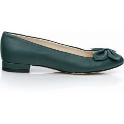 Balerinki z kokardką - skóra naturalna - model 048 - kolor zielony. Zielone baleriny damskie Zapato, bez wzorów, ze skóry, bez obcasa. Za 309,00 zł.