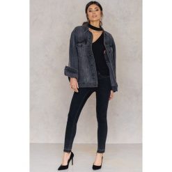 Boyfriendy damskie: Rut&Circle Jeansy z surowym wykończeniem Hanne - Black