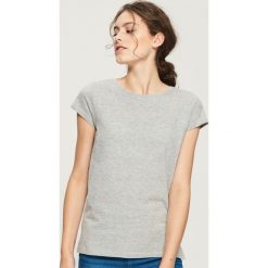 T-shirt Basic - Jasny szar. Szare t-shirty damskie marki Sinsay, s, bez wzorów, bez kołnierzyka. Za 9,99 zł.
