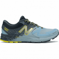 New Balance Summit Q.O.M. - WTSKOMLB. Buty sportowe damskie New Balance, bez wzorów, z materiału, rockowe, tenisowe. W wyprzedaży za 299,99 zł.