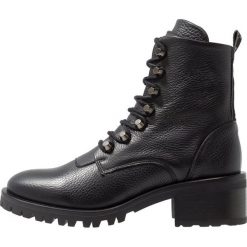 Nubikk DJUNA CONE Botki sznurowane black. Czarne botki damskie marki Nubikk, ze skóry, bez obcasa, na sznurówki. Za 799,00 zł.
