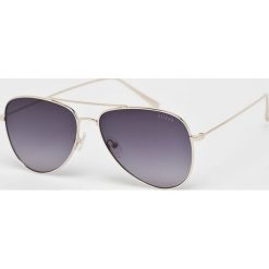 Guess Jeans - Okulary GF5012.32B. Czarne okulary przeciwsłoneczne damskie Guess Jeans. W wyprzedaży za 199,90 zł.