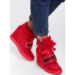 Czerwone Sneakersy Want Me. Czerwone koturny damskie Renee, z satyny. Za 119,99 zł.