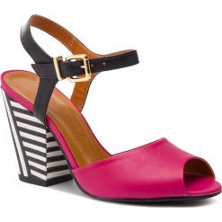 Sandały LORETTA VITALE - 50977 Atanado Magenta. Różowe klapki damskie marki Loretta Vitale, bez wzorów, ze skóry, bez obcasa, na obcasie. Za 289,00 zł.