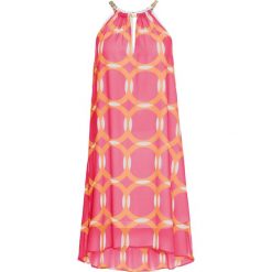 Sukienka z dekoltem halter bonprix różowy wzorzysty. Różowe sukienki damskie bonprix, bez wzorów, z szyfonu, bez kołnierzyka, bez rękawów. Za 109,99 zł.