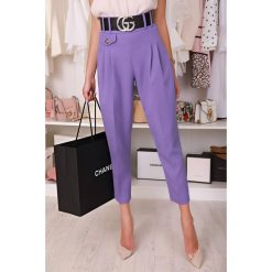 Spodnie damskie FIRELIA PURPLE. Fioletowe spodnie damskie IVET, bez wzorów, eleganckie, z podwyższonym stanem. W wyprzedaży za 49,00 zł.