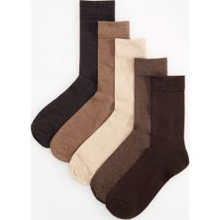 Skarpety z bawełny organicznej 5 pack - Brązowy. Pomarańczowe skarpetki męskie Reserved, bez wzorów, z bawełny. Za 39,99 zł.