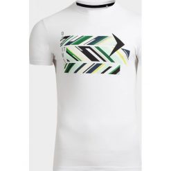 T-shirt męski TSM612 - biały - Outhorn. Białe koszulki męskie Outhorn, na lato, m, bez wzorów, z bawełny, bez kołnierzyka, bez rękawów. W wyprzedaży za 29,99 zł.