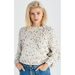 Krótki sweter - Wielobarwn. Szare swetry damskie Sinsay, s, bez wzorów, z krótkim rękawem, krótkie, bez kaptura. W wyprzedaży za 49,99 zł.