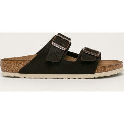 Birkenstock - Klapki Arizona. Pomarańczowe kapcie męskie Birkenstock, ze skóry ekologicznej, bez zapięcia. Za 349,90 zł.