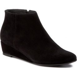 Botki GINO ROSSI - Jena DFH596-W12-4900-9900-0 99. Czarne botki damskie zamszowe marki Gino Rossi. W wyprzedaży za 259,00 zł.
