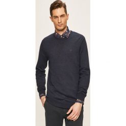 Wrangler - Sweter. Niebieskie swetry męskie Wrangler, xl, bez wzorów, z bawełny, z okrągłym kołnierzem, bez kaptura. W wyprzedaży za 139,90 zł.