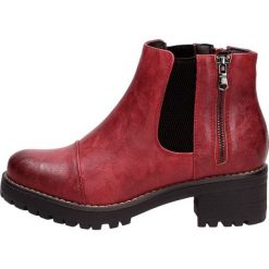 Czerwone botki damskie SABATINA DM19-103. Czerwone botki damskie Sabatina, klasyczne, na wysokim obcasie, bez zapięcia. W wyprzedaży za 139,00 zł.