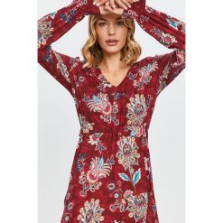 Answear Lab - Sukienka. Sukienki damskie Answear Lab, na co dzień, s, bez wzorów, z wiskozy, casualowe, bez kołnierzyka, z długim rękawem, długie, midi, rozkloszowane. Za 179,90 zł.