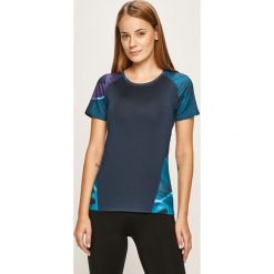 Desigual Sport - T-shirt. Niebieskie topy damskie Desigual Sport, s, bez wzorów, z elastanu, z okrągłym kołnierzem. W wyprzedaży za 99,90 zł.