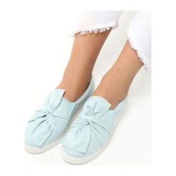 Niebieskie Slip On Burro. Niebieskie trampki damskie slip on marki Born2be, z materiału. Za 69,99 zł.