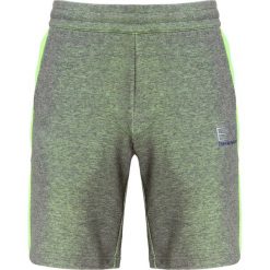Szorty dresowe EA7 EMPORIO ARMANI. Szare spodenki i szorty męskie EA7 Emporio Armani, z nadrukiem, z dresówki. Za 440,00 zł.