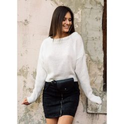 SWETER SARA ECRU. Czarne swetry damskie Fanaberia.com, bez wzorów, z krótkim rękawem, krótkie, bez kaptura. Za 99,90 zł.