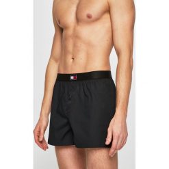 Tommy Hilfiger - Bokserki. Czarne bokserki męskie TOMMY HILFIGER, s, bez wzorów, z elastanu. W wyprzedaży za 89,90 zł.