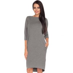 Szara Dzianinowa Stylowa Sukienka z Wiązaniem na Karku. Szare sukienki balowe marki Molly.pl, l, w paski, z dzianiny, z dekoltem na plecach, oversize. Za 135,90 zł.