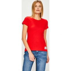 Calvin Klein Jeans - Top. Różowe topy damskie Calvin Klein Jeans, l, z bawełny, z okrągłym kołnierzem. Za 119,90 zł.