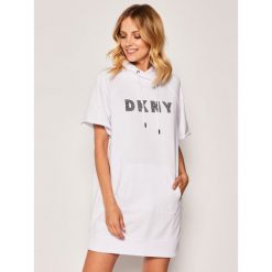 Sukienka dzianinowa DKNY Sport DP0D4199. Białe sukienki damskie DKNY Sport, xs, bez wzorów, z bawełny, sportowe, bez kołnierzyka, bez rękawów, sportowe. Za 349,00 zł.