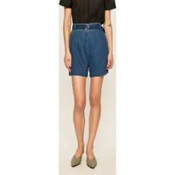 Guess Jeans - Szorty. Niebieskie szorty damskie Guess Jeans, s, w paski, z bawełny, casualowe, z podwyższonym stanem. Za 369,90 zł.
