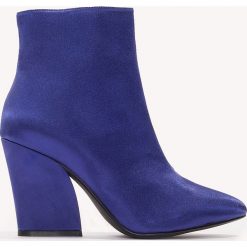 Botki damskie lity: NA-KD Shoes Satynowe botki na średnim obcasie - Blue